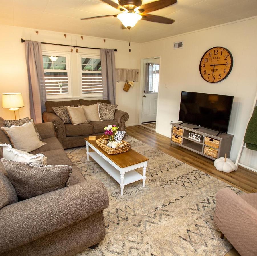 Cheerful 2 Bedroom Cottage On 5Th Decatur エクステリア 写真